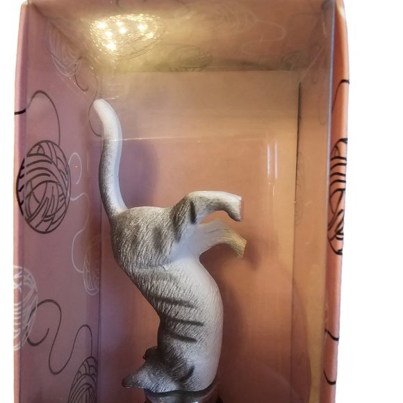 Wink Wine Stopper---For Cat Lovers!! - Picture 2 of 3
